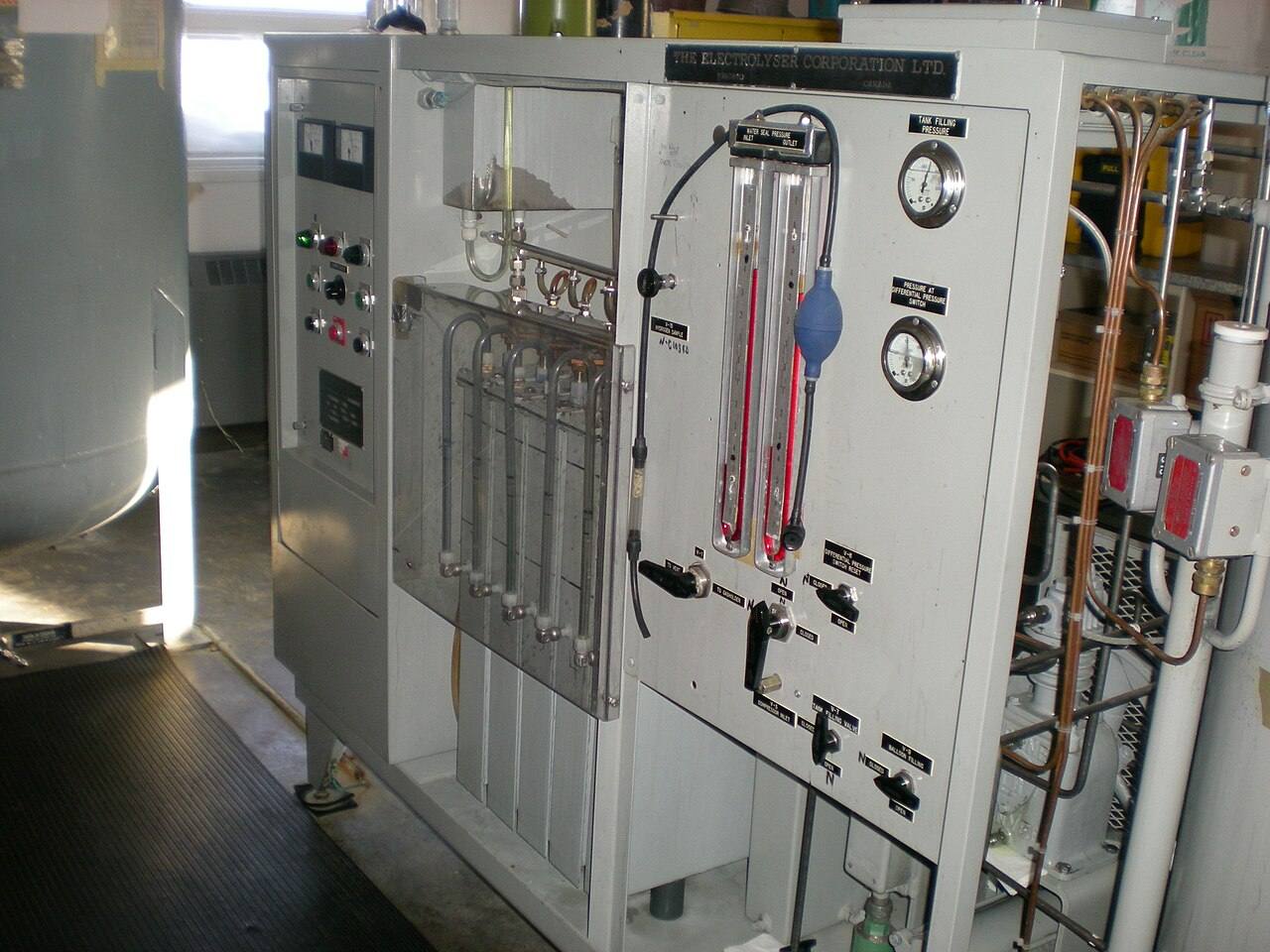 Front view of an industrial water electrolyser unit